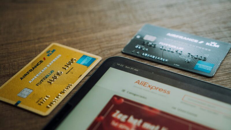 5 Signs You Should Cancel Your Credit Card (And When You Shouldn't)