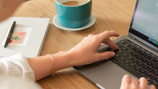 Freelancing vs. Full-Time Job: Which Career Path Is Right for You?