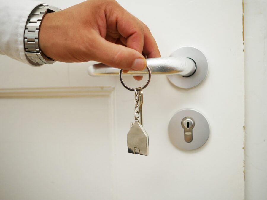 How to Afford High Rent Without Losing Your Mind