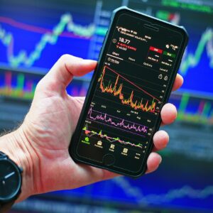 How to Read Stock Charts Like a Pro